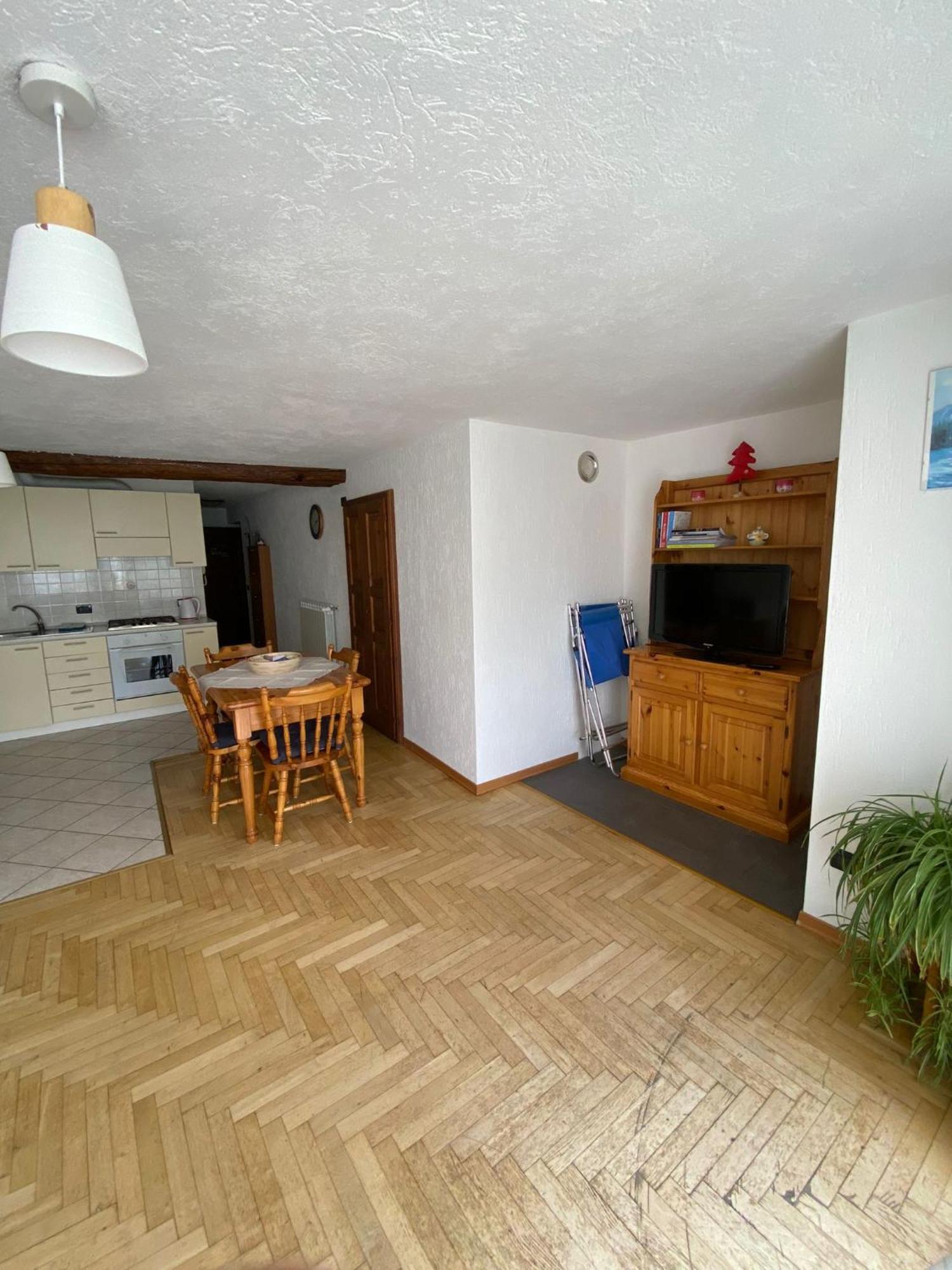 Casa Vacanze A La Salle Exterior photo